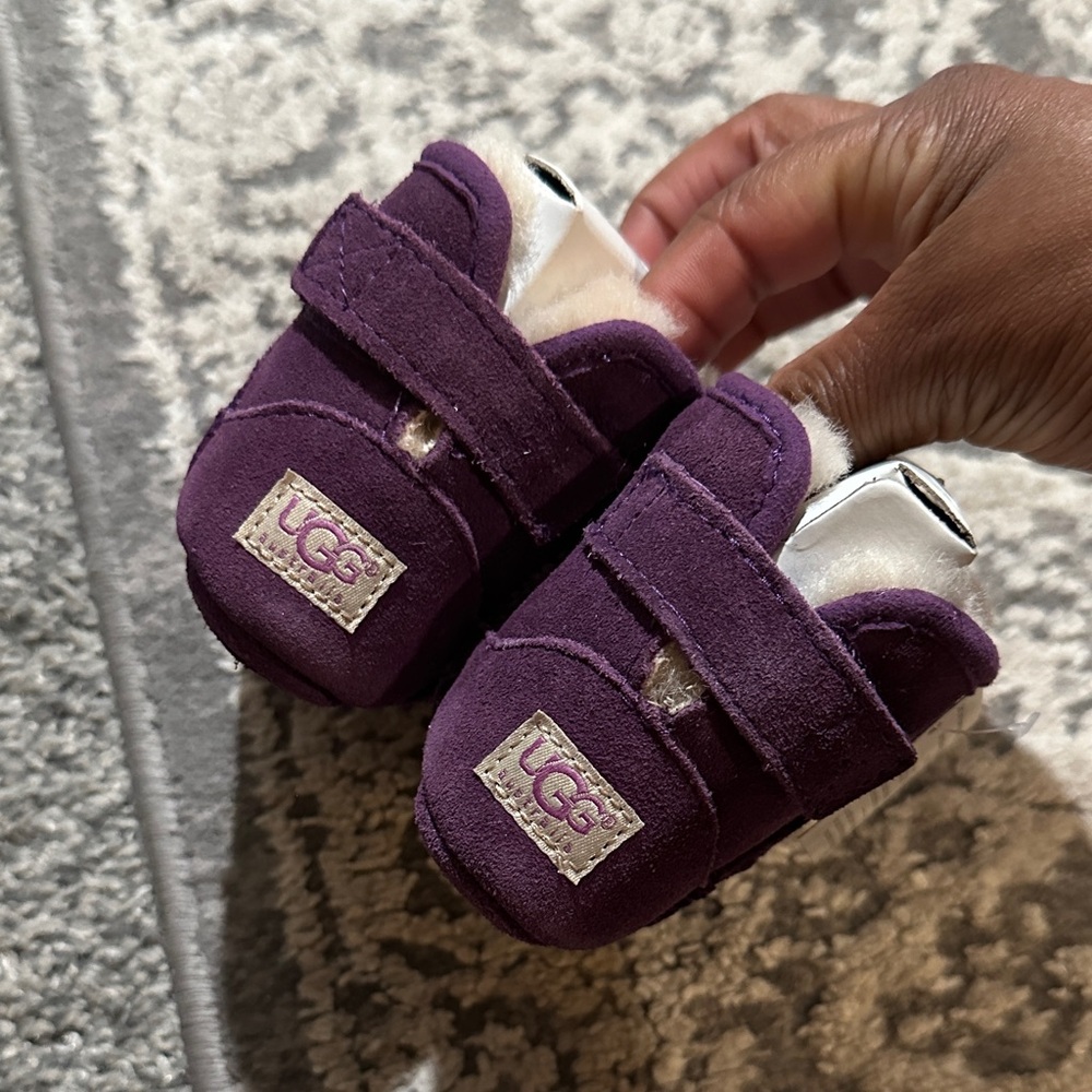 💜UGG Plum Infant Booties💜 - Picture 5 of 11